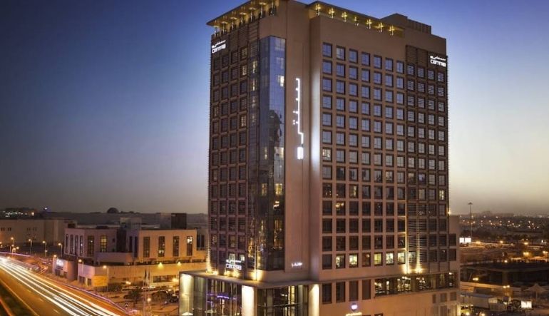 فندق سنترو واحة روتانا