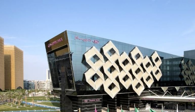 كراون بلازا آر دي سي الرياض